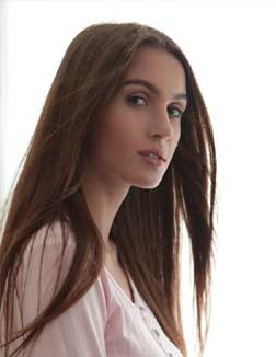 hena 22 year female call girls in Guwahati